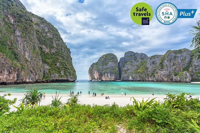 Exclusive Phi Phi, Maya Bay and Bamboo Island by Speed Boat - Lunch on Phi Phi Don: buffet refuel, plus a realism check