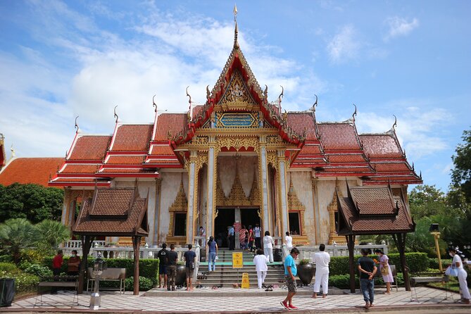 Half Day City Tour Phuket - Phuket Weekend Night Market: best for browsing, not for rushing