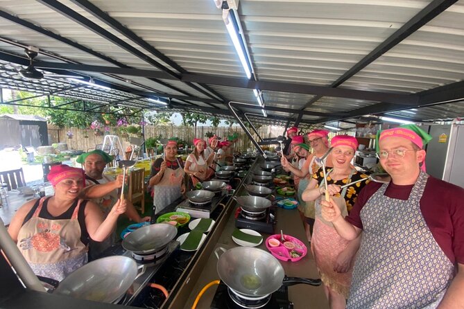 Half day Thai cooking Class + Market tour+Garden tour - Cooking class at Woody: your wok time, your Thai technique