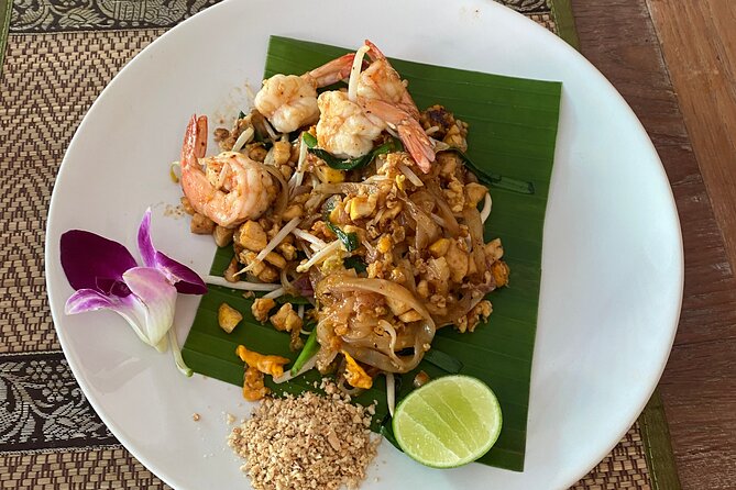 Half day Thai cooking Class + Market tour+Garden tour - Mae Somchit Kata Fresh Market: buy ingredients like you mean it
