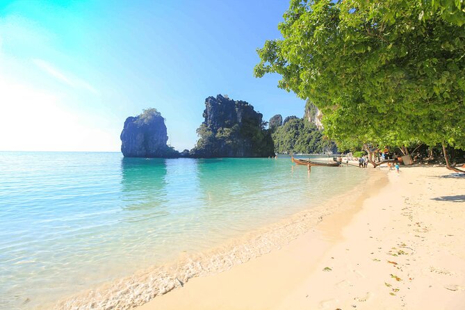 Hype Yacht : VIP tour Krabi Islands & Phang Nga Bay from Phuket - Ko Lao La Ding: a refreshing swim break in the middle of the day