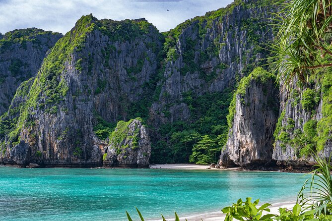 Hype Yacht : VIP Tour Phi Phi Island & Maya Bay from Phuket - Sunset sailing back: DJ music, drinks, and the last stretch