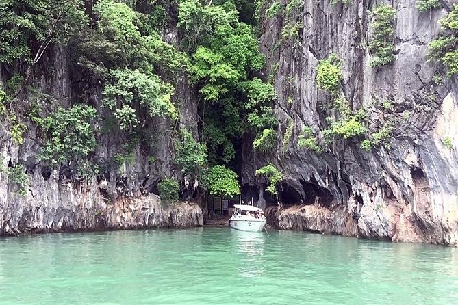 James Bond Island by Speedboat - Lunch on Panyee Island: more than a meal break