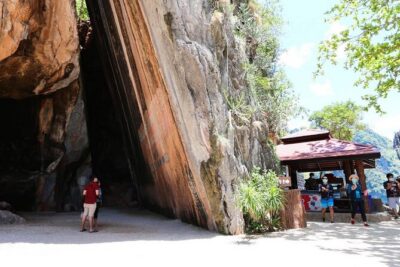 James Bond Island Canoeing 7 Point 5 Island By Speedboat From Phuket - Ko Hong: the opening canoe scenery in Phang Nga Bay