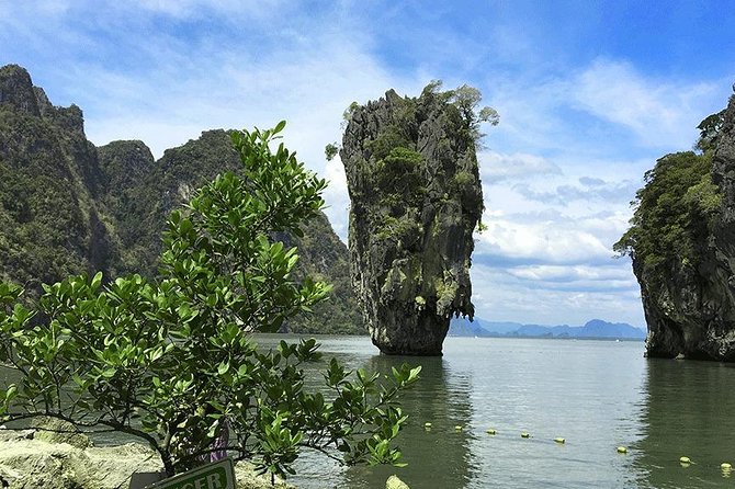 James Bond, Panak and Hong Island Trip + 2 Canoeing By Big Boat From Phuket - Lunch on board: a buffet that keeps the day moving