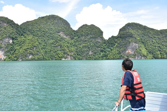 John Gray’s Private Hong by Starlight Tour with Sea Cave Kayaking - Paddling through limestone caves and lagoons near Panak Island