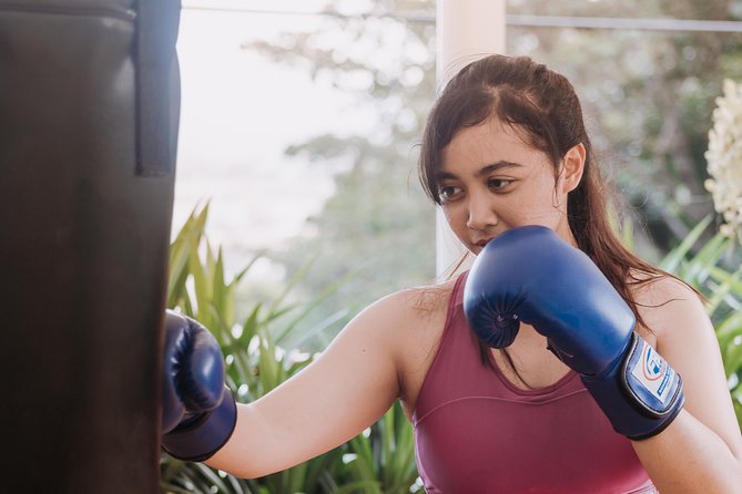 Muay Thai Boxing Class for Beginners - Learning the striking parts: fists, elbows, knees, shins (without chaos)