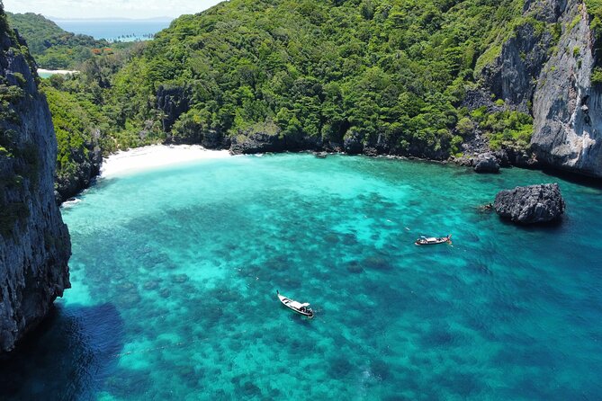 One Day Phi Phi, Maya And Khai Islands Adventure - Ko Phi Phi Don lunch: where you recover before Maya Bay