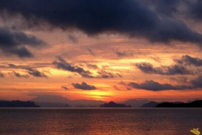 Phang Nga Bay Starlight by John Gray Sea Canoe - The sunset dinner rhythm: Koh Panak Cave and a moving view