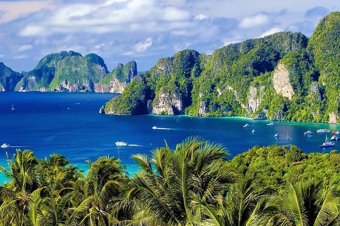 Phi Phi and Khai Islands Snorkeling Tour with Lunch by Speedboat - Royal Phuket Marina to Ko Phi Phi Lee: the first scenic hit