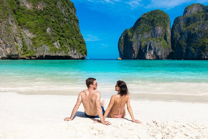 Phi Phi & Bamboo Island Full Day Tour by Premium Speed-Catamaran - Pileh Lagoon: turquoise water stop with a fast clock