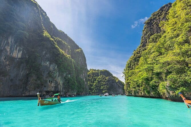 Phi Phi Islands and Khai Island by Premium Speed Catamaran - Phi Phi Don: lunch on the island and a chance to slow down