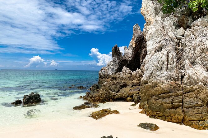 Phi Phi Islands & Maya Bay: Premium Service & All-Day Food - Phi Phi Don Lunch: Where the Day Gets a Real Meal