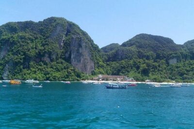 Phi Phi Islands One Day Tour by Speedboat From Phuket - Speedboat Comfort and the Group Size Reality (Max 30)