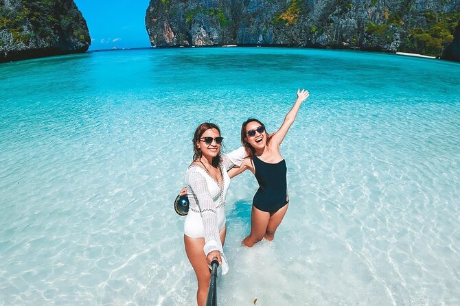 Phi Phi Islands Snorkeling Tour with 7 Stops & Lunch from Phuket - Ko Phi Phi Lee: the scenic transit that makes the day feel like a journey