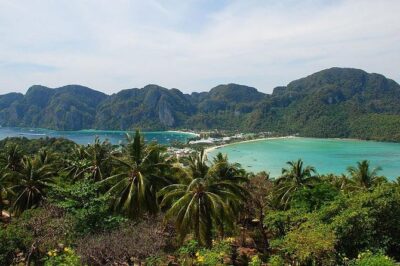 Phi Phi Islands Snorkeling Trip By Big Boat From Phuket - Loh Samah Bay and Pileh Lagoon: when the best view is from the boat