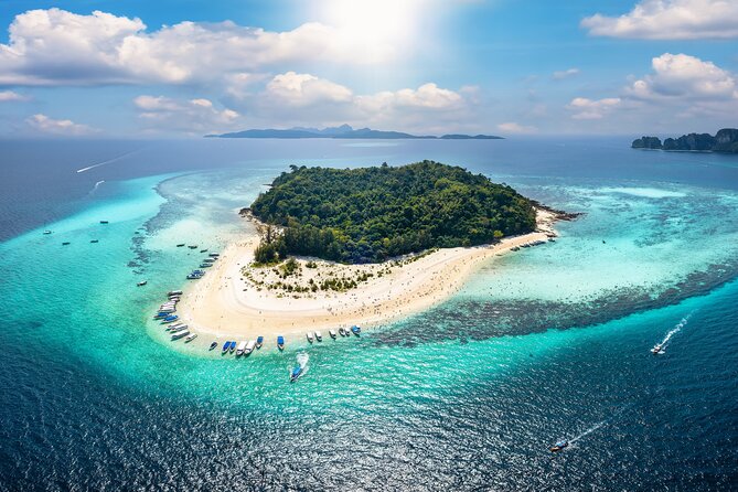Phi Phi + James Bond islands Full day - Combo - Koh Panak Cave: stalactites, lagoons, and sheltered scenery