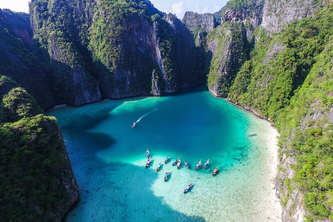 Phi Phi + James Bond islands Full day - Combo - Hongs of Phang Nga: paddle through limestone walls