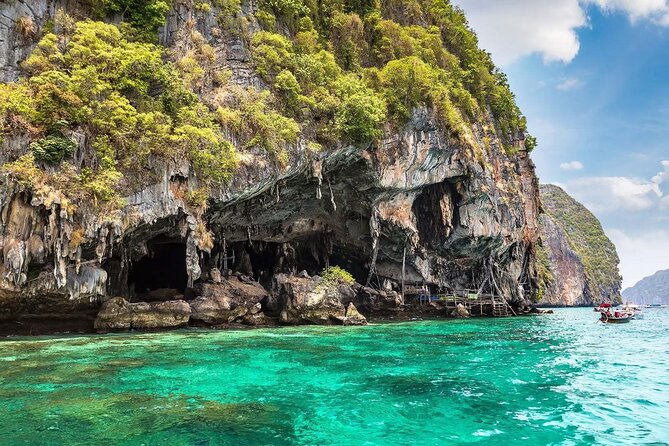 Phi Phi & Khai Islands Snorkeling Trip w/ Lunch and Fins by Speedboat - Koh Phi Phi Le lunch by Ton Sai Bay: the break that keeps the day enjoyable