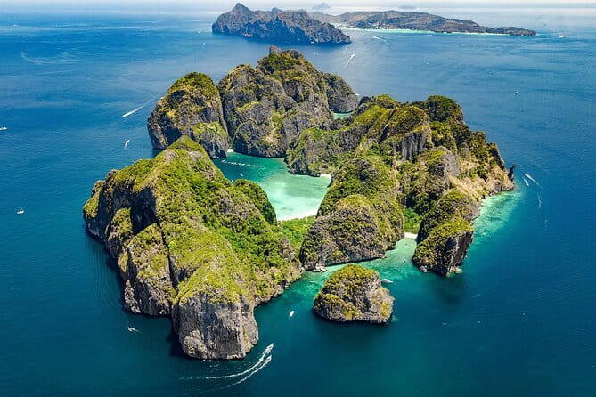 Phi Phi Maya and Maithon by Indigo Luxury Catamaran in Phuket - Maya Bay beach time: short and sweet, with a seasonal twist