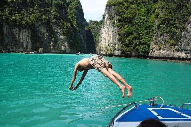 Phi Phi Maya and Maithon by Indigo Luxury Catamaran in Phuket - Ko Mai Thon / Honeymoon Island: slides, sea scooters, kayaks, and a second snorkel