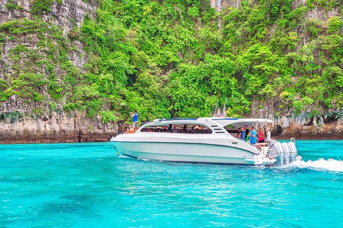 Phi Phi Sunrise Premium Tour - The Maya Bay viewpoint: getting that iconic shot