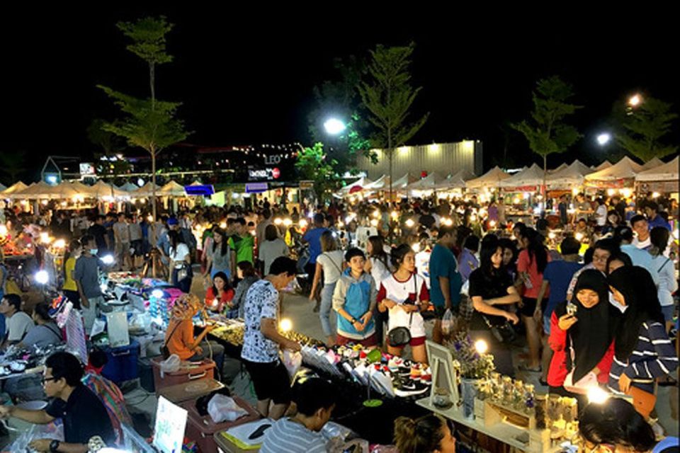 Phuket: Amazing Sunset View & Local Market Tour - Rain or Shine Sunset: What Weather Means for Your Photos