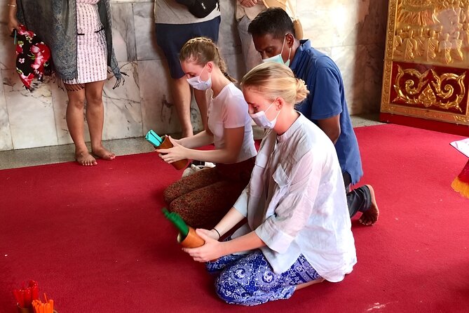Phuket City Tour – Old Town, Local Food, Temple & Viewpoint - Getting Picked Up and What the Small Group Means