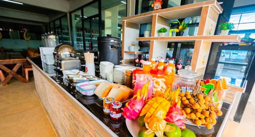 Phuket: Coral and racha Islands Snorkeling Trip with Lunch - Lunch by the sea: filling up, then protecting your swim time