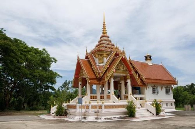 Phuket Giant Water Lilies & Temple Tour - Private & All-Inclusive - The 5-Hour Value: Private Comfort With Photo Perks