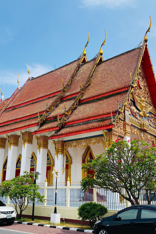Phuket: Guided Tour of Phuket City with Hotel Transfers - Wat Chalong: temple etiquette and the meaning behind the flowers