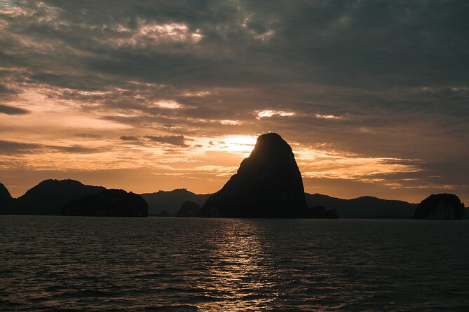 Phuket : James Bond Island and Phang Nga Bay by Premium Yacht - Meals on the yacht: Thai lunch, dinner, fruit, and dietary notes
