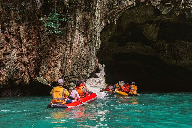 Phuket : James Bond Island and Phang Nga Bay by Premium Yacht - Koh Tapu (James Bond Island): the 1-hour stop for the movie cliffs