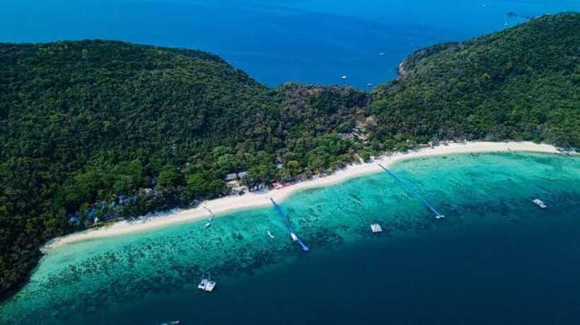 Phuket: Kahung Beach Tour with Snorkeling and Water Sports - Picnic under palm trees and the sunset moment