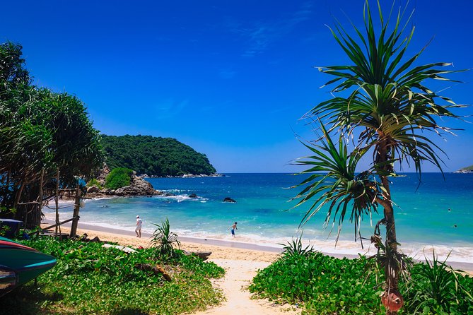 Phuket Lookouts Tour with Lunch at Organic Farm - Promthep Cape and Laem Promthep Temple: The Iconic Phuket Moment