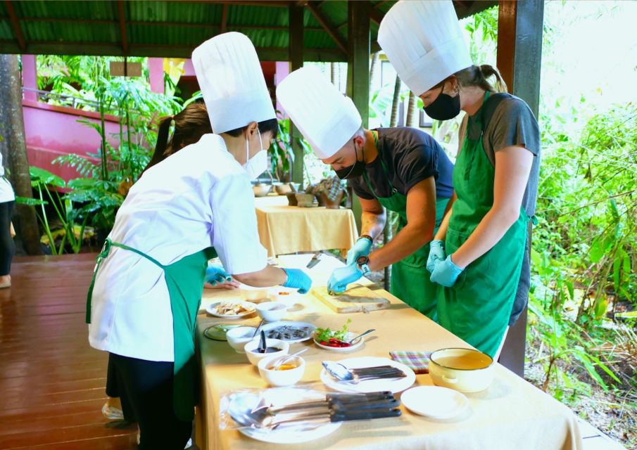 Phuket Old Town : Food | Art | Town :Travstore OG F.A.T Tour - Thai street food lunch: what you actually get
