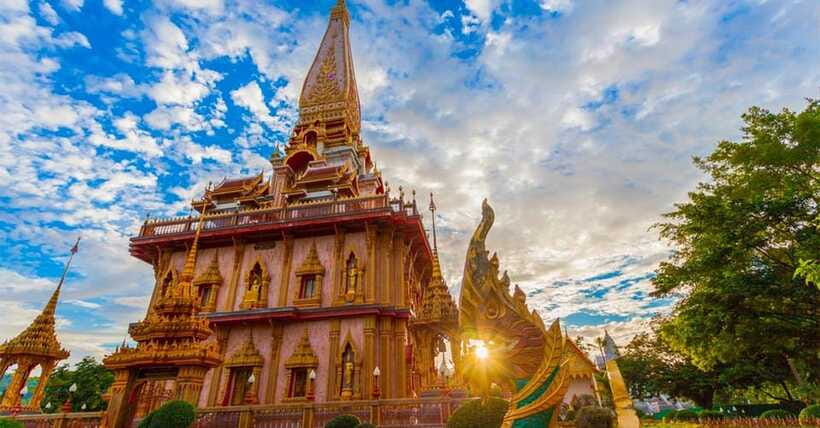 Phuket: Old Town Half-Day Sightseeing with Local Guide - Jewelry and coffee break: a short cultural pause with optional spending