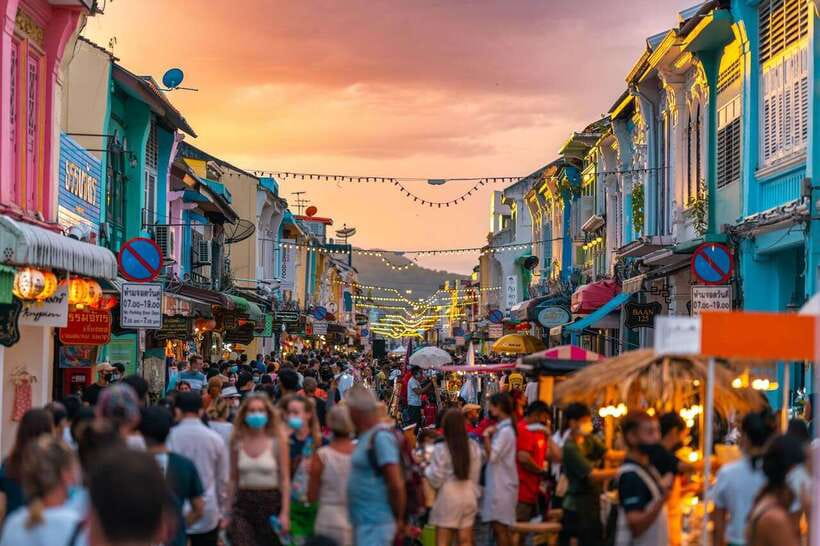 Phuket: Old Town Half-Day Sightseeing with Local Guide - Getting picked up and dropped off: join-tour timing tips that save stress