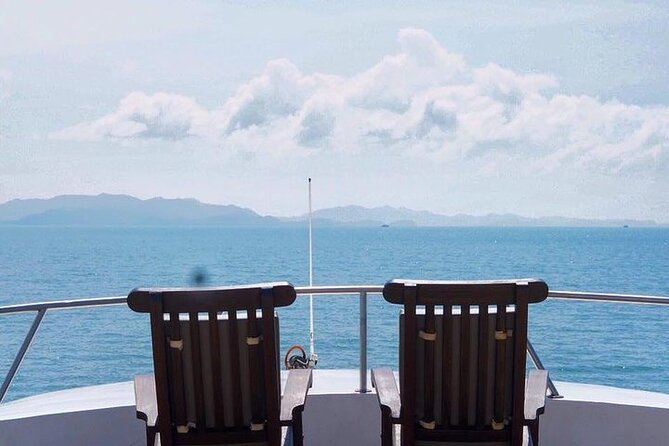 PHUKET: Phi Phi Island by Luxury Cruise"Exc. Gold Class VIP"Lunch - Gold Class VIP on a small boat: comfort you notice