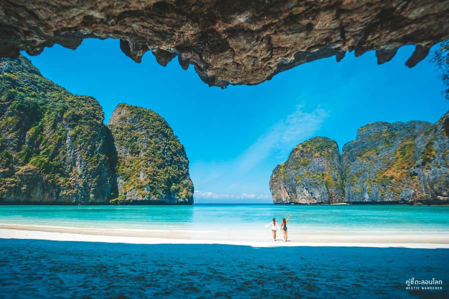 Phuket: Speedboat Day Trip to Phi Phi and Maya Bay - Ko Phi Phi Don: lunch, shopping time, and walking around