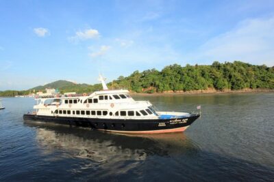 Phuket to Koh Phi Phi by Phi Phi Cruiser - Air-conditioned comfort on Phi Phi Cruiser