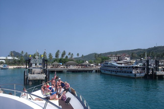 Phuket to Koh Phi Phi by Phi Phi Cruiser - Dropping off at Ton Sai Pier: start your Phi Phi day smoothly