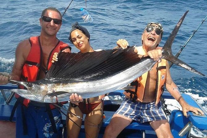 Private Boat Fishing TROLLING & SPINNING From Phuket - Lunch on board: keeping the day comfortable