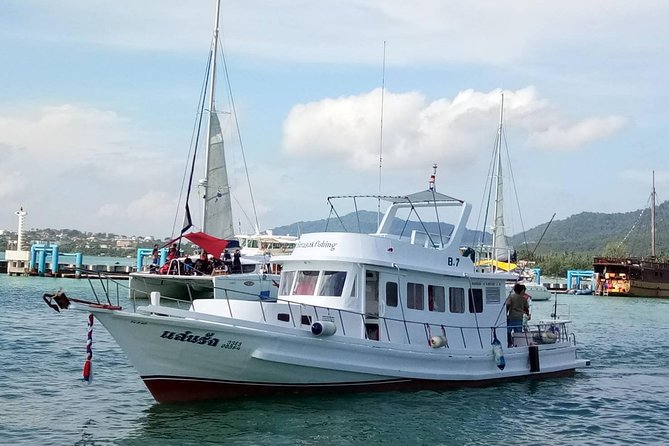 Private Boat Fishing TROLLING & SPINNING From Phuket - From Ao Chalong Pier to Racha Yai: the morning trolling rhythm