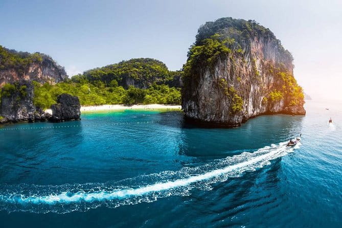 Private Hong Krabi & James Bond Islands Adventure by Speedboat - Entering the Hongs of Phang Nga: sea caves and the Hong viewpoint