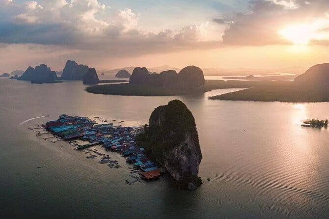 Private Hong Krabi & James Bond Islands Adventure by Speedboat - Talu Island by sea canoe: a calmer rhythm for photos