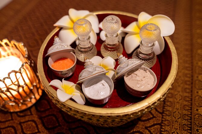 Private Luxury Phuket Day Spa - Floral foot bath and foot scrub: the quick switch-off