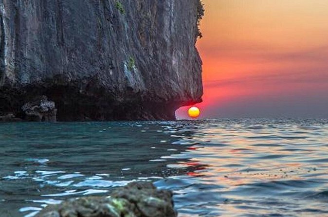Private Tour Phi Phi Early Bird Premium Tour by Speed Boat - Ko Phi Phi Don: starting on the main island with breathing room