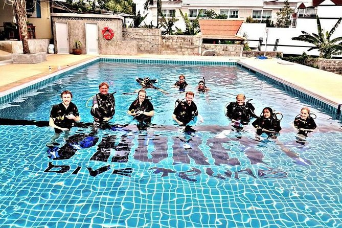 Scuba diving Pool lesson for beginners (1 hour ) - A pool-first way to learn scuba basics in Phuket