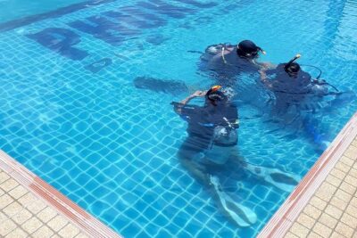 Scuba diving Pool lesson for beginners (1 hour ) - Where you meet and how the timing usually works